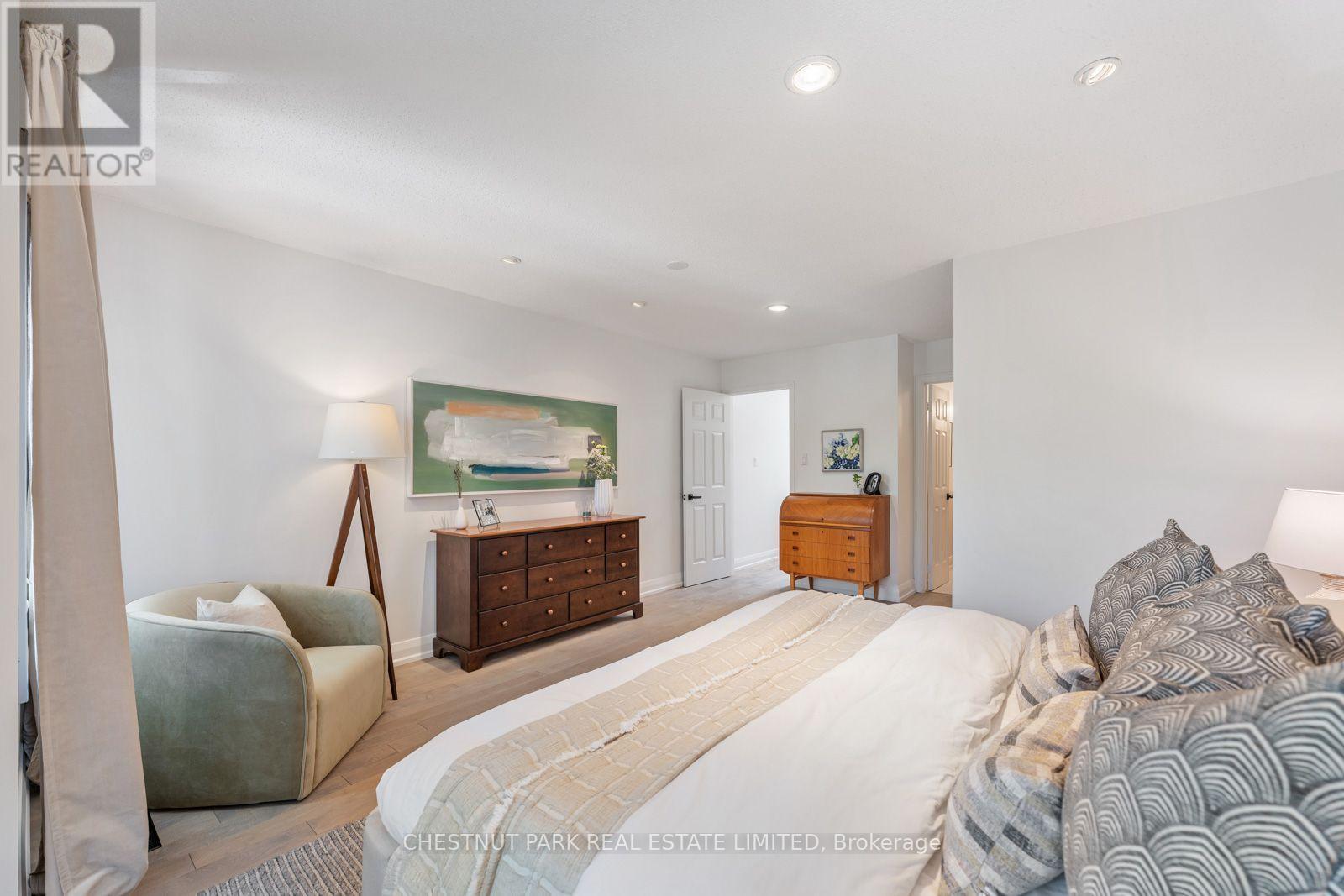 64 CURZON STREET - Image 23