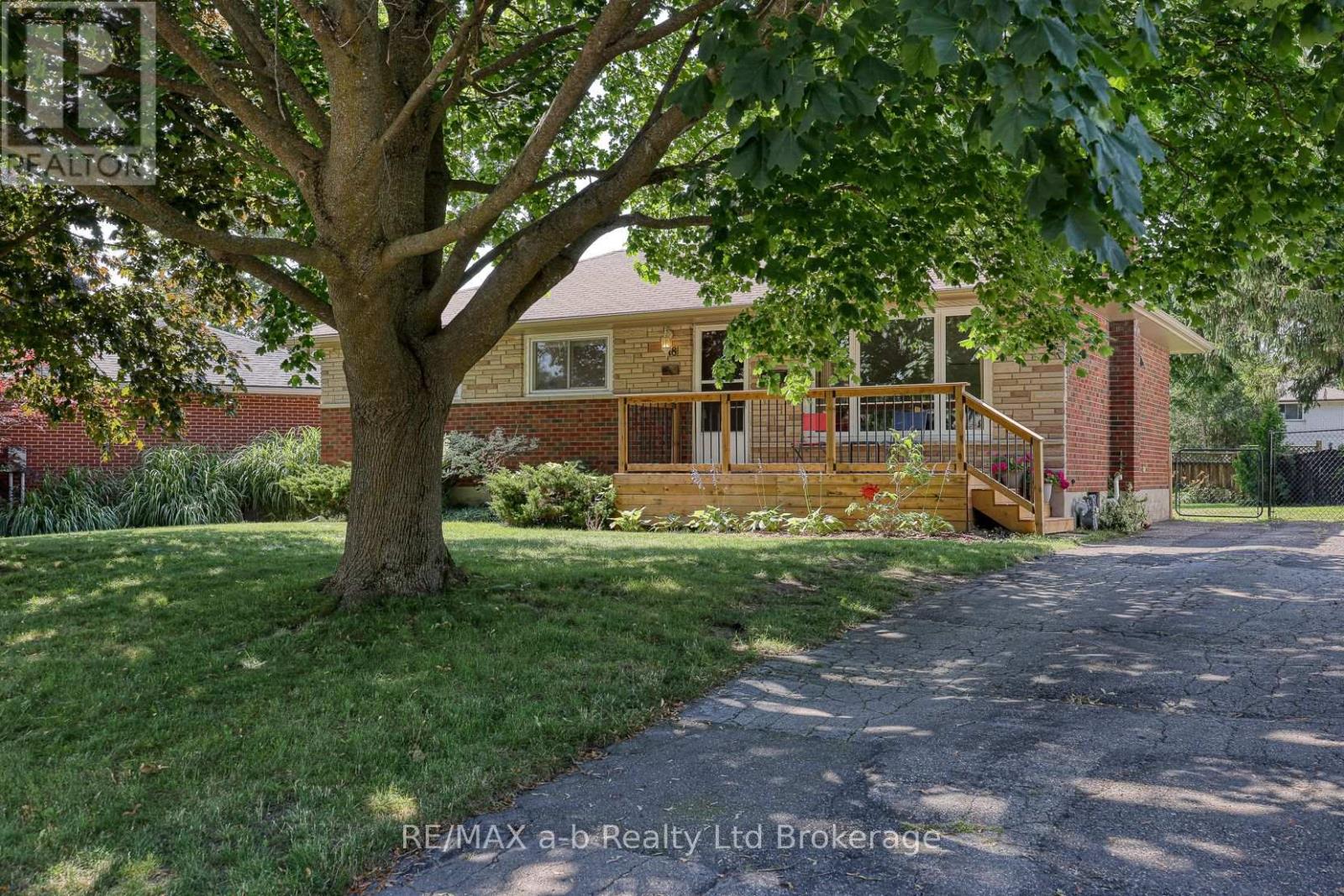18 CHISHOLM DRIVE - 1