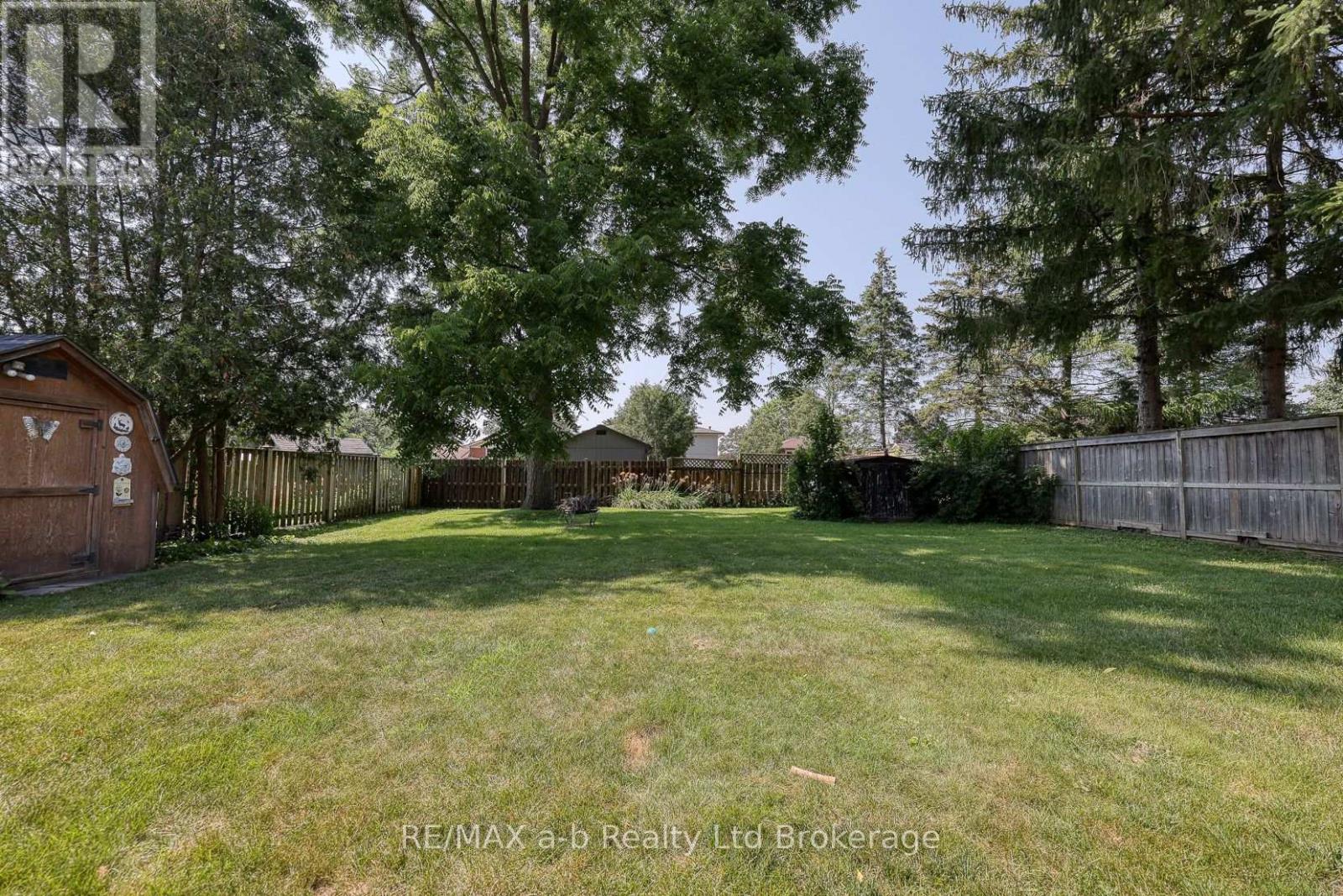 18 CHISHOLM DRIVE - 13