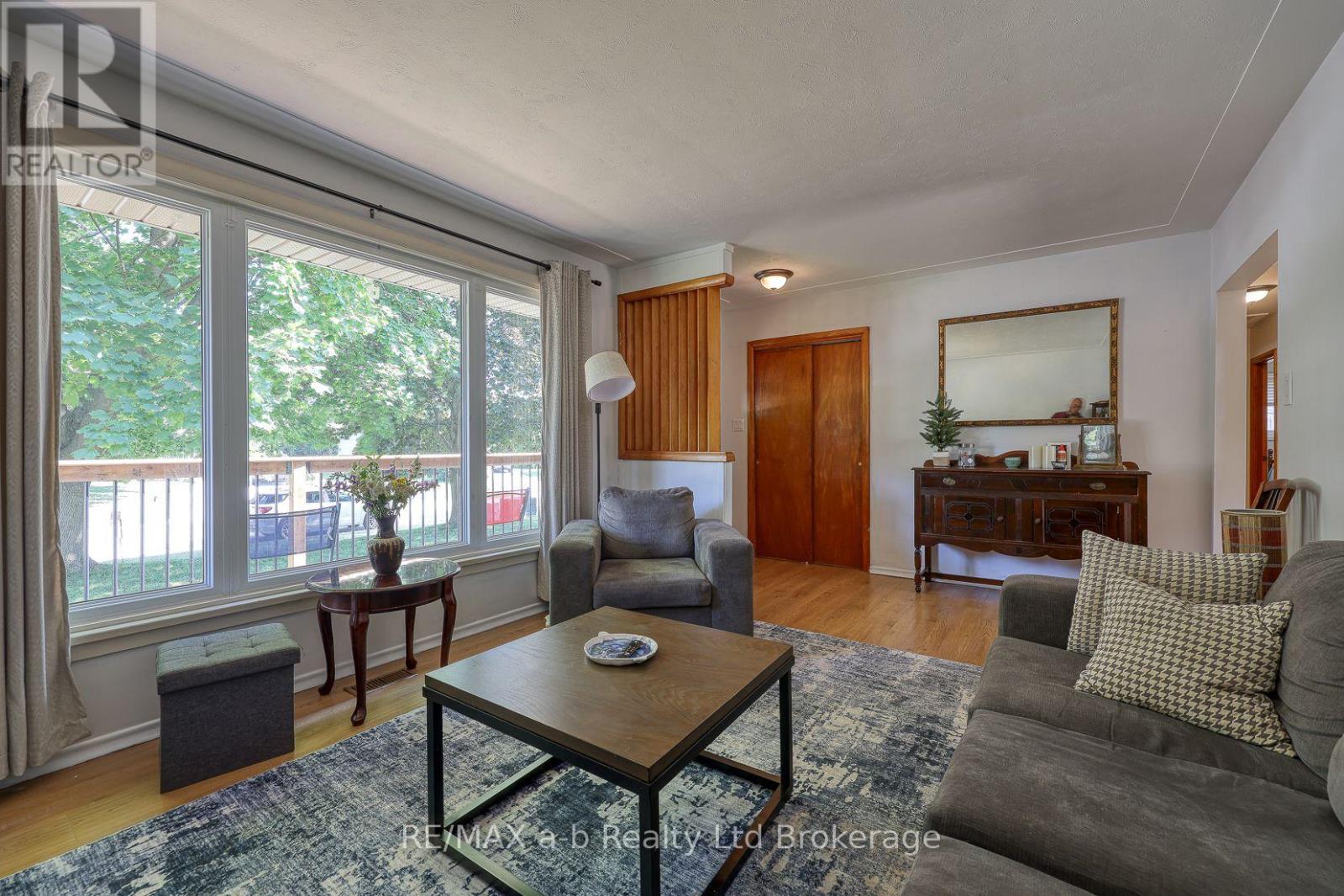18 CHISHOLM DRIVE - 22