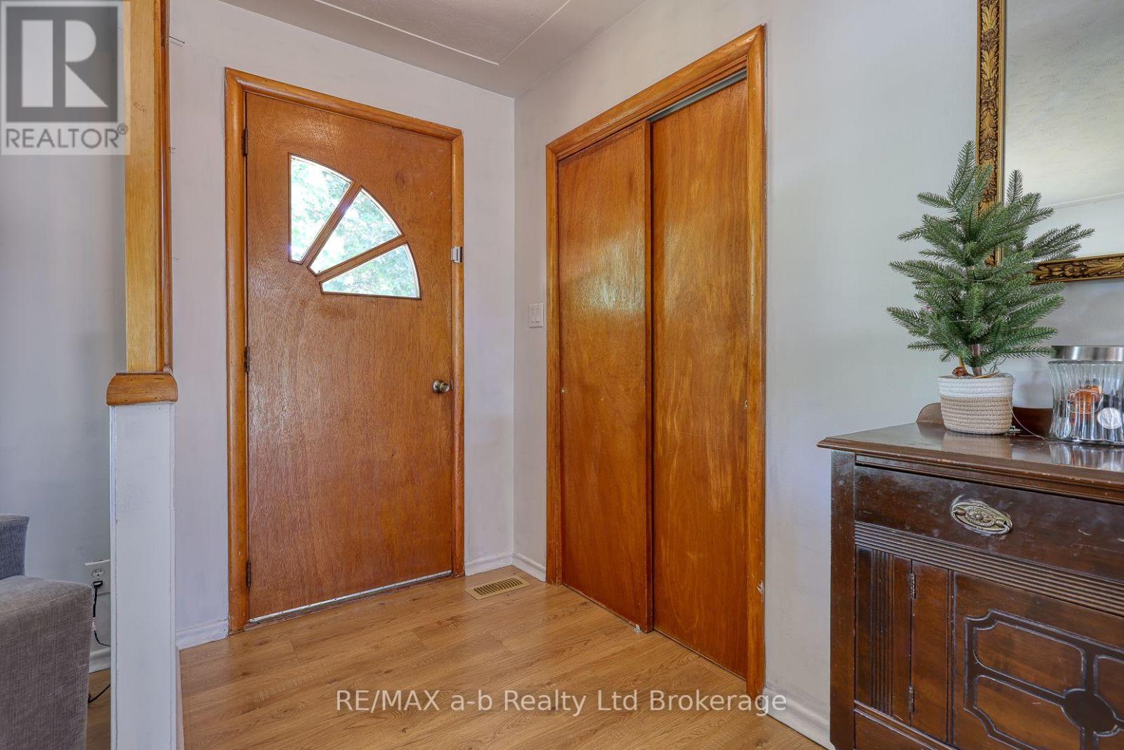18 CHISHOLM DRIVE - 23