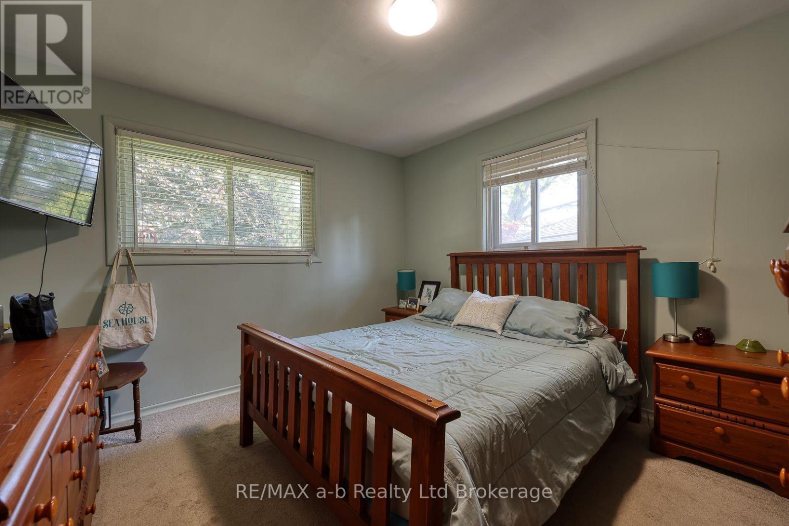 18 CHISHOLM DRIVE - 30
