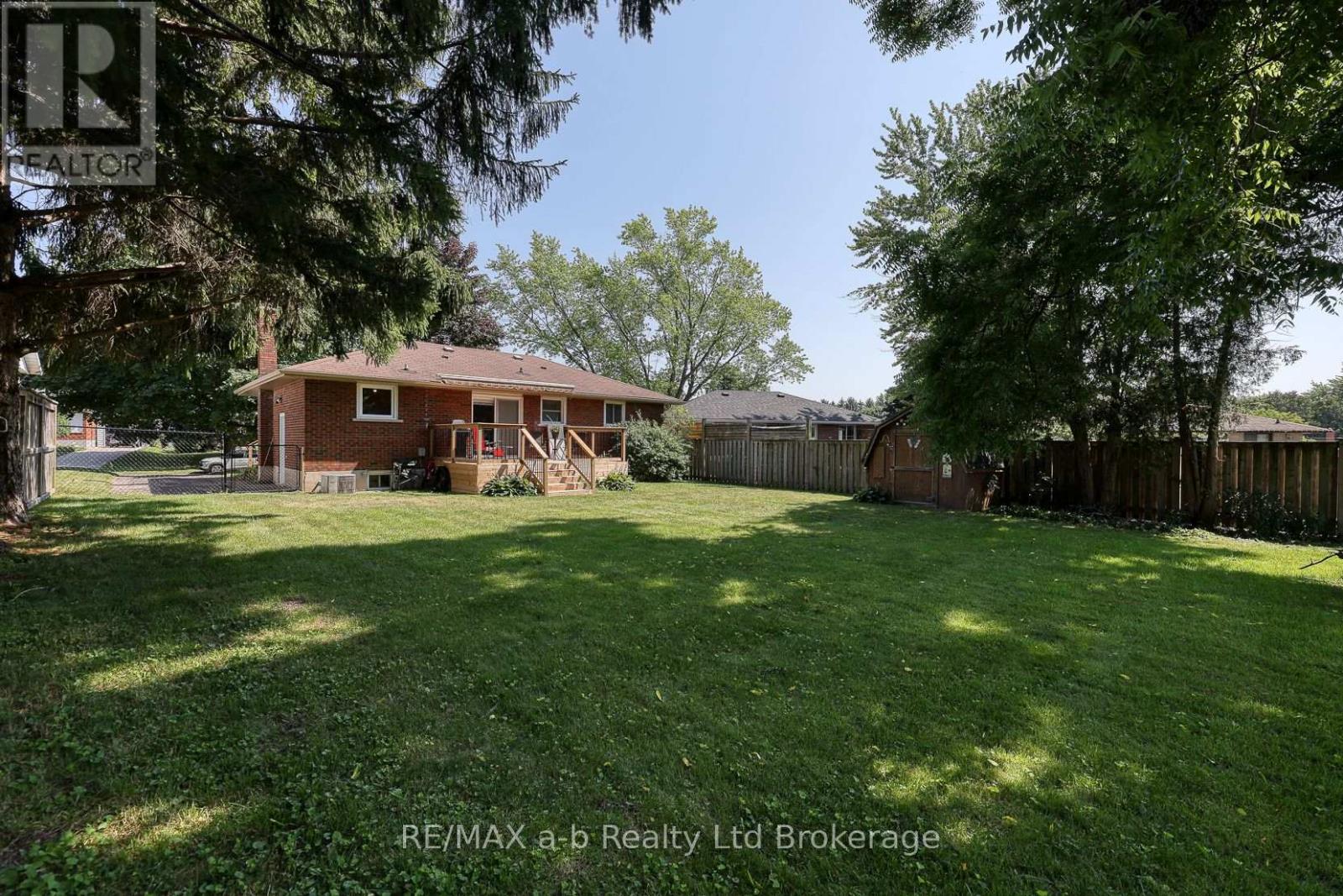18 CHISHOLM DRIVE - 6