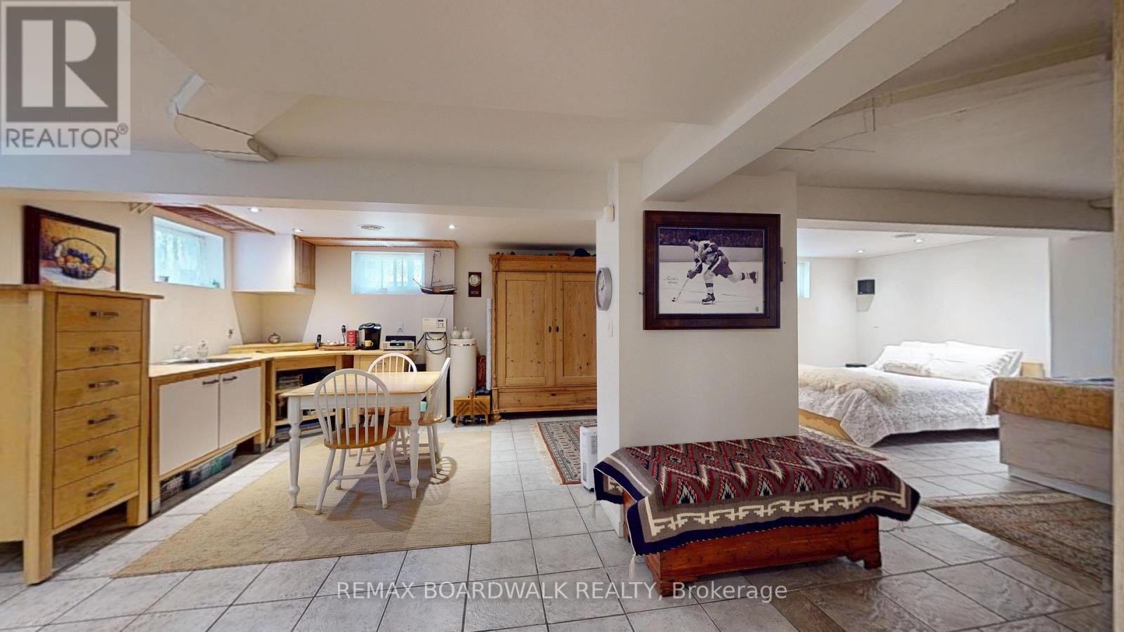 148 JAMES STREET E - 26
