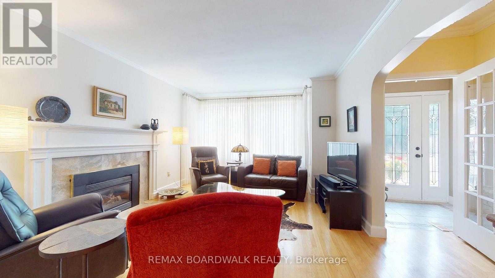 148 JAMES STREET E - 4