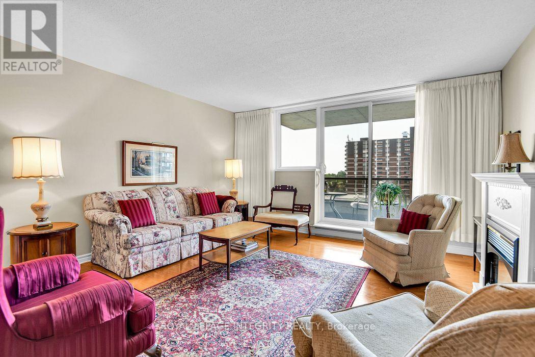 810 – 1705 PLAYFAIR DRIVE, Ottawa. Luxury613. By Peter Sagos - Image 10