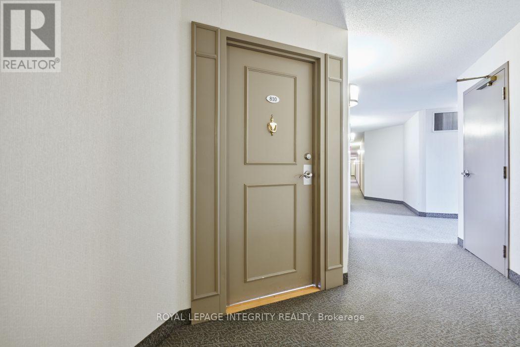 810 – 1705 PLAYFAIR DRIVE, Ottawa. Luxury613. By Peter Sagos - Image 7