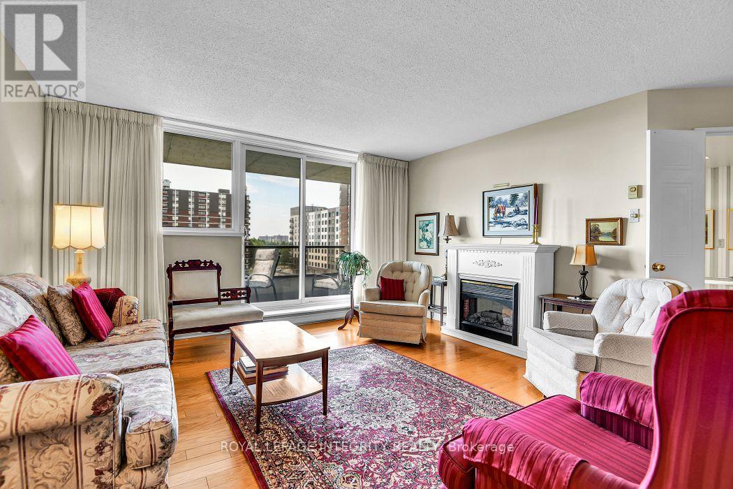 810 – 1705 PLAYFAIR DRIVE, Ottawa. Luxury613. By Peter Sagos - Image 9