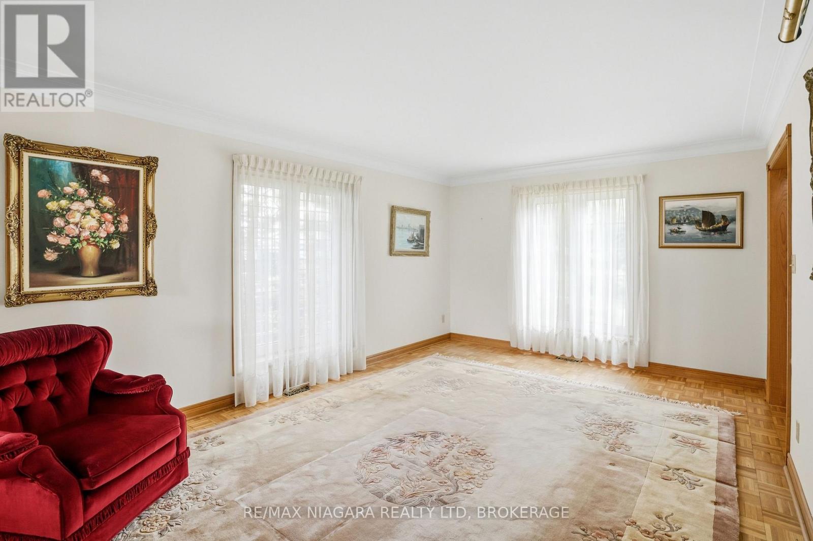 599 LAKESHORE ROAD E - 17