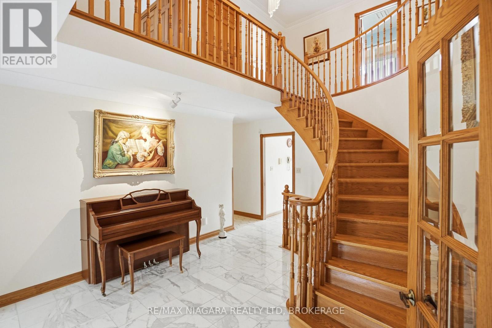 599 LAKESHORE ROAD E - 29