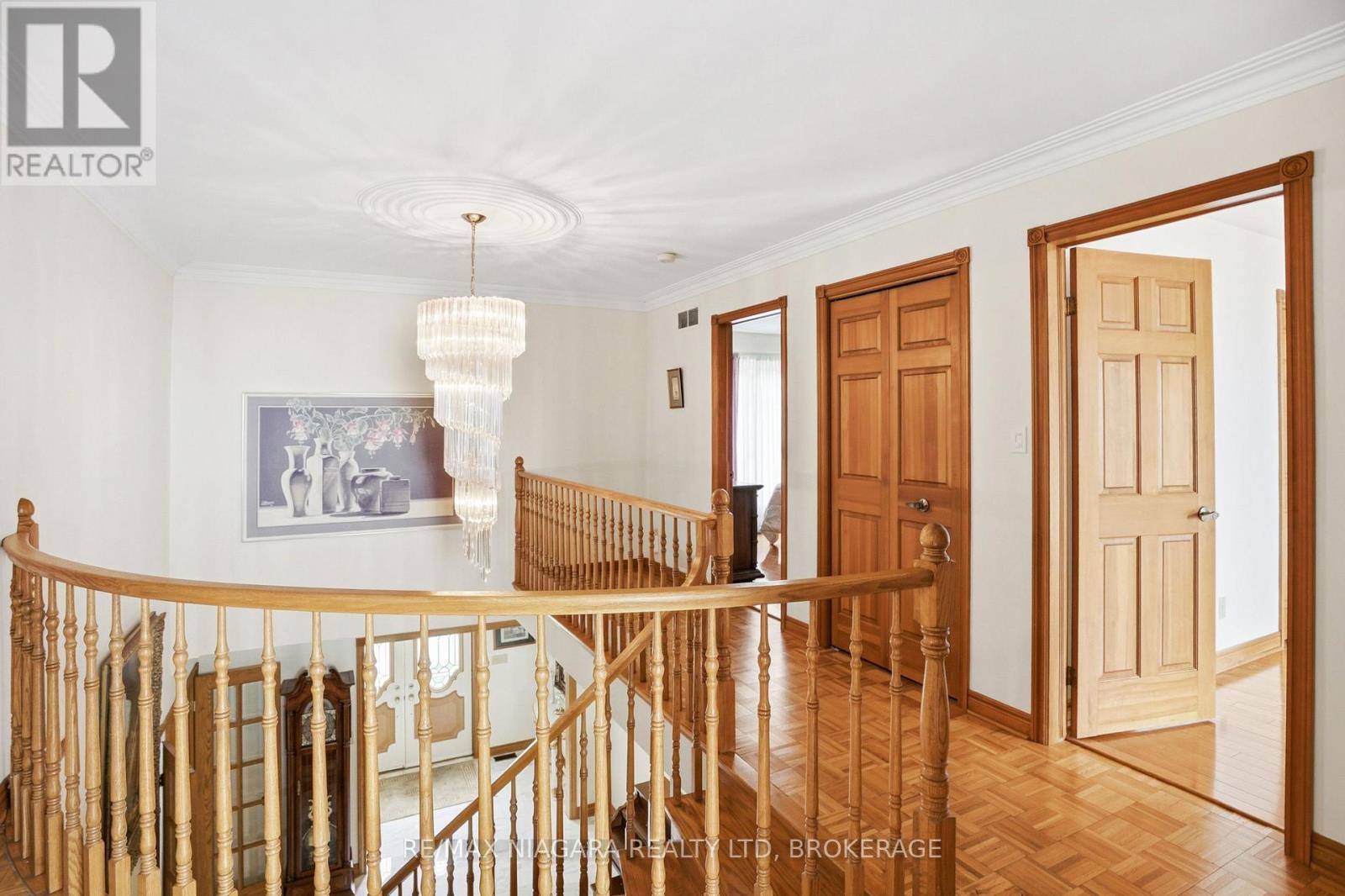 599 LAKESHORE ROAD E - 30