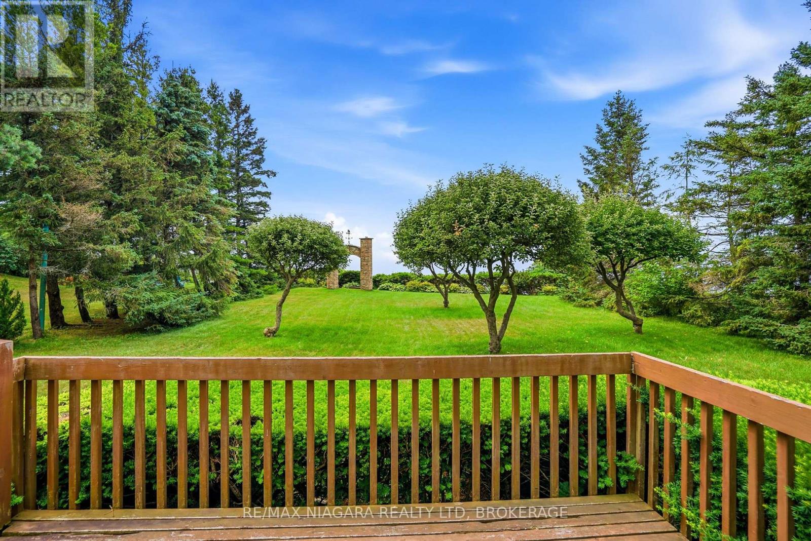 599 LAKESHORE ROAD E - 41