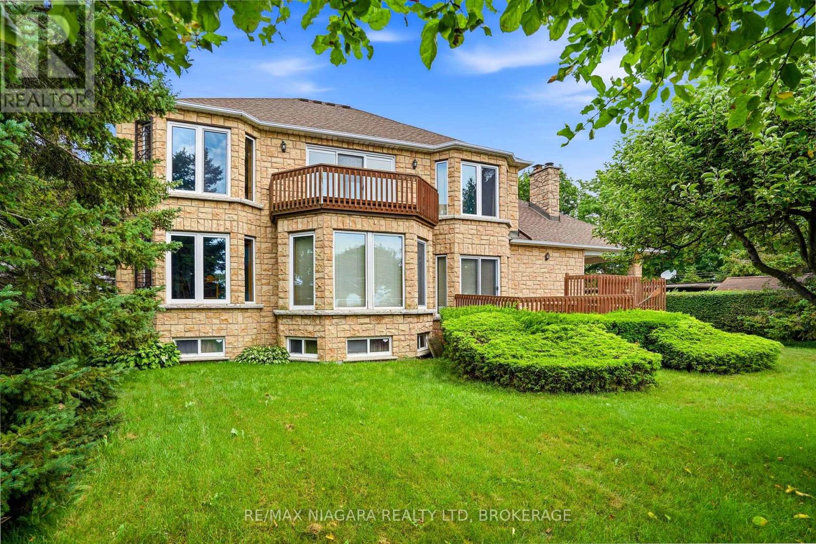 599 LAKESHORE ROAD E - 43