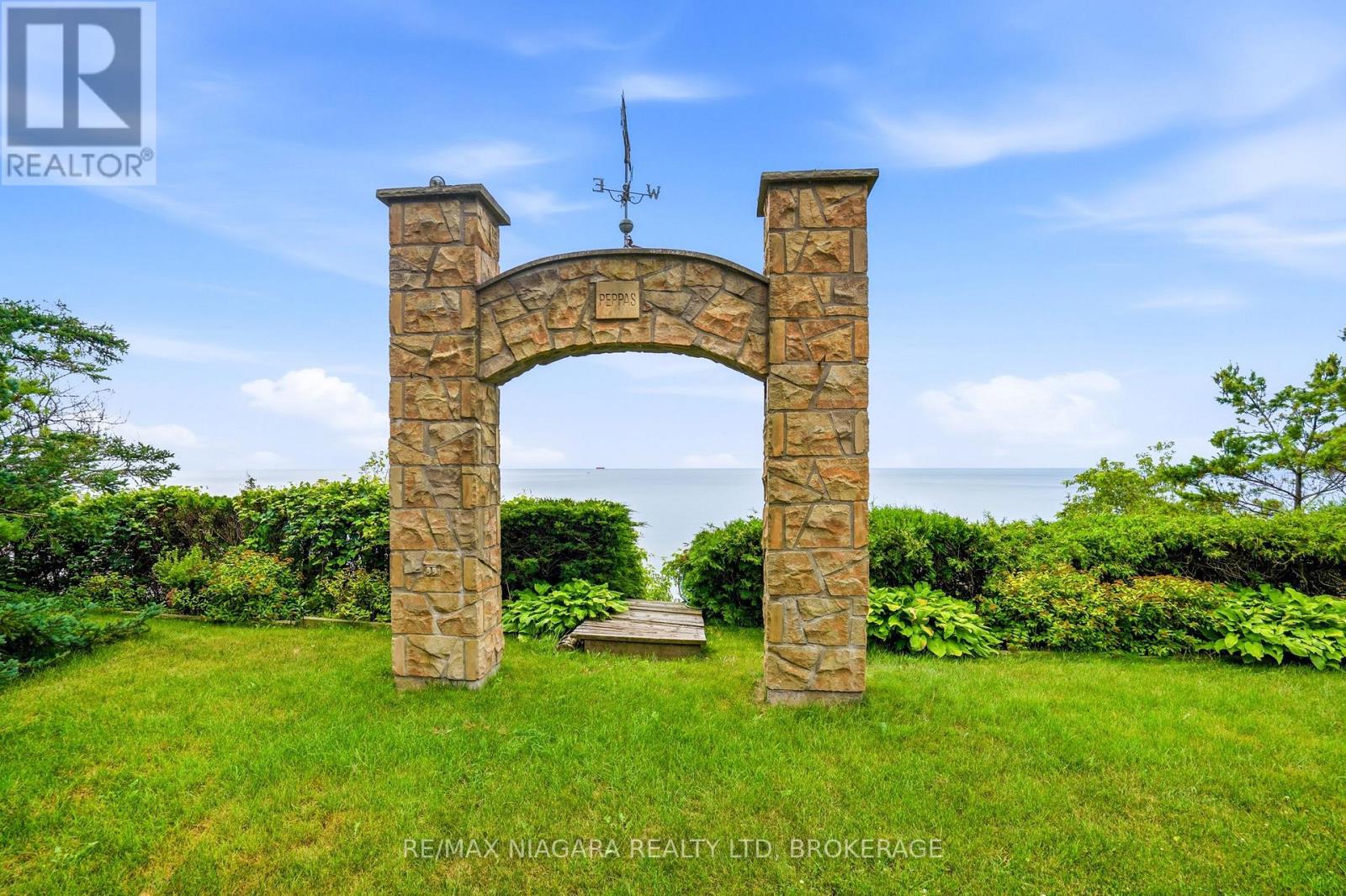 599 LAKESHORE ROAD E - 45