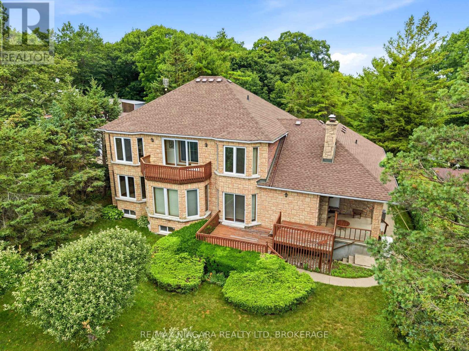 599 LAKESHORE ROAD E - 46