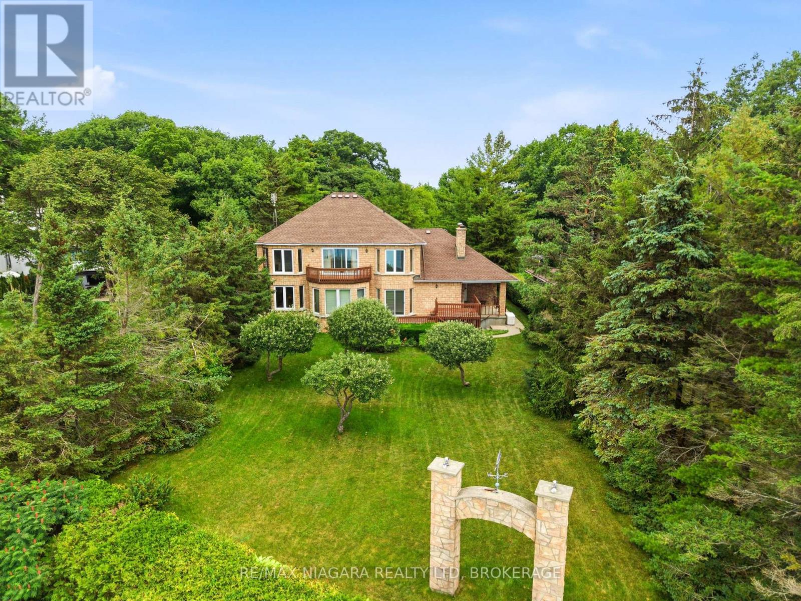 599 LAKESHORE ROAD E - 47