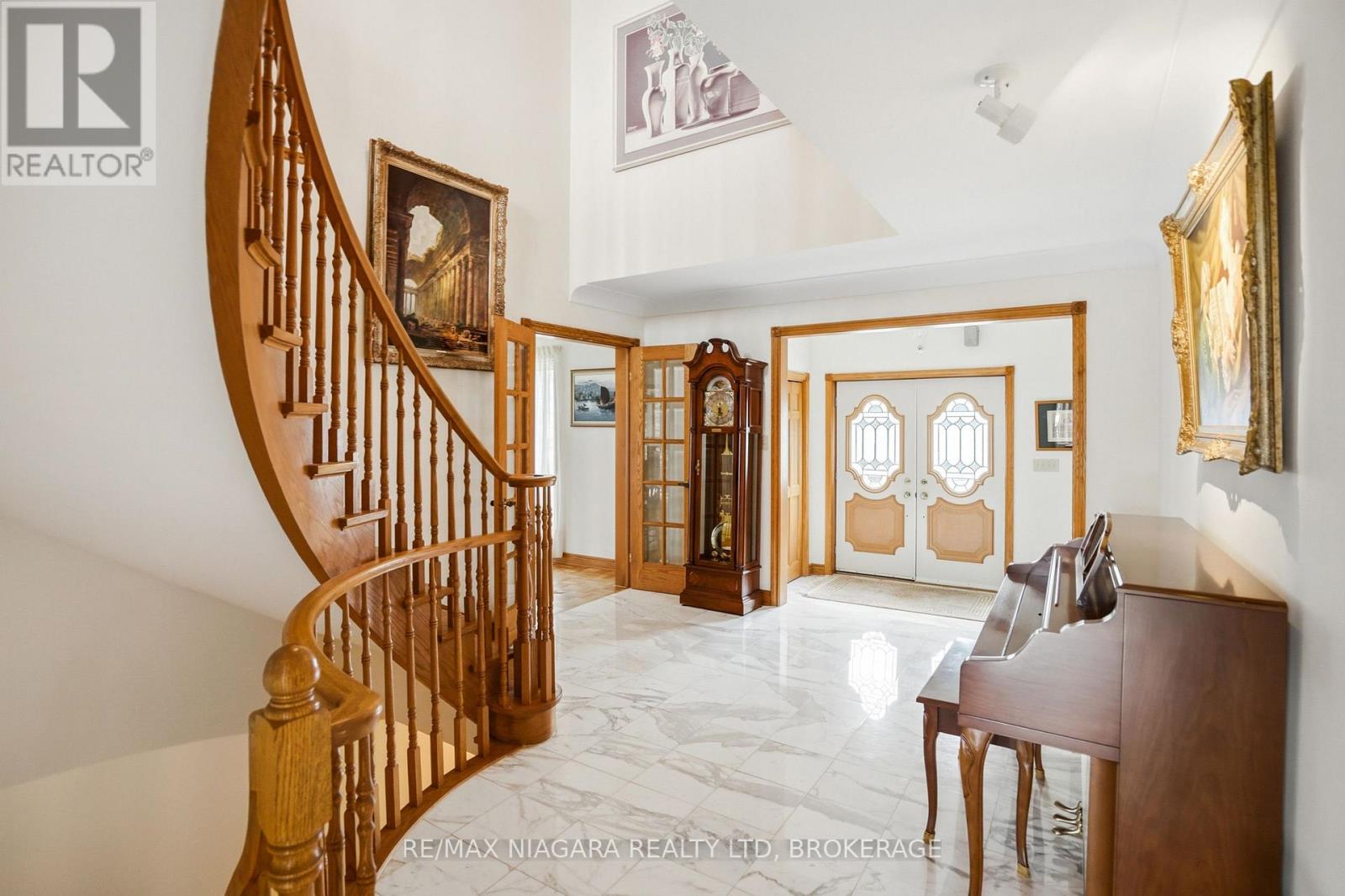 599 LAKESHORE ROAD E - 8