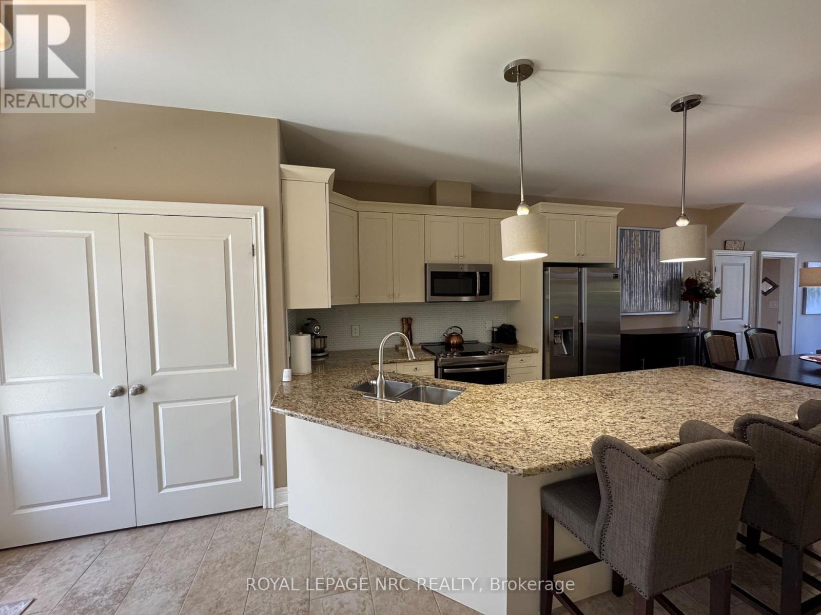 #2 6186 DORCHESTER ROAD - 3