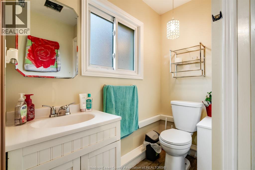 402 Oak STREET East - 17