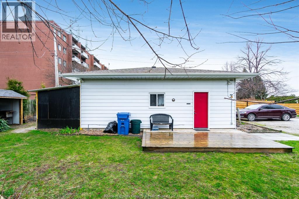 402 Oak STREET East - 19