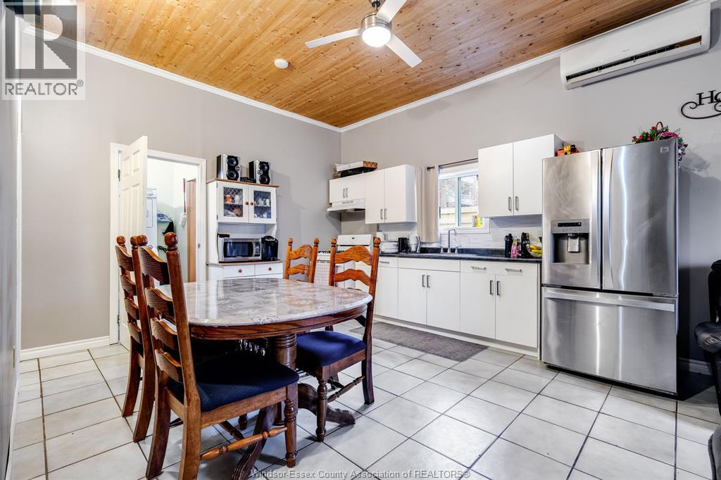 402 Oak STREET East - 2