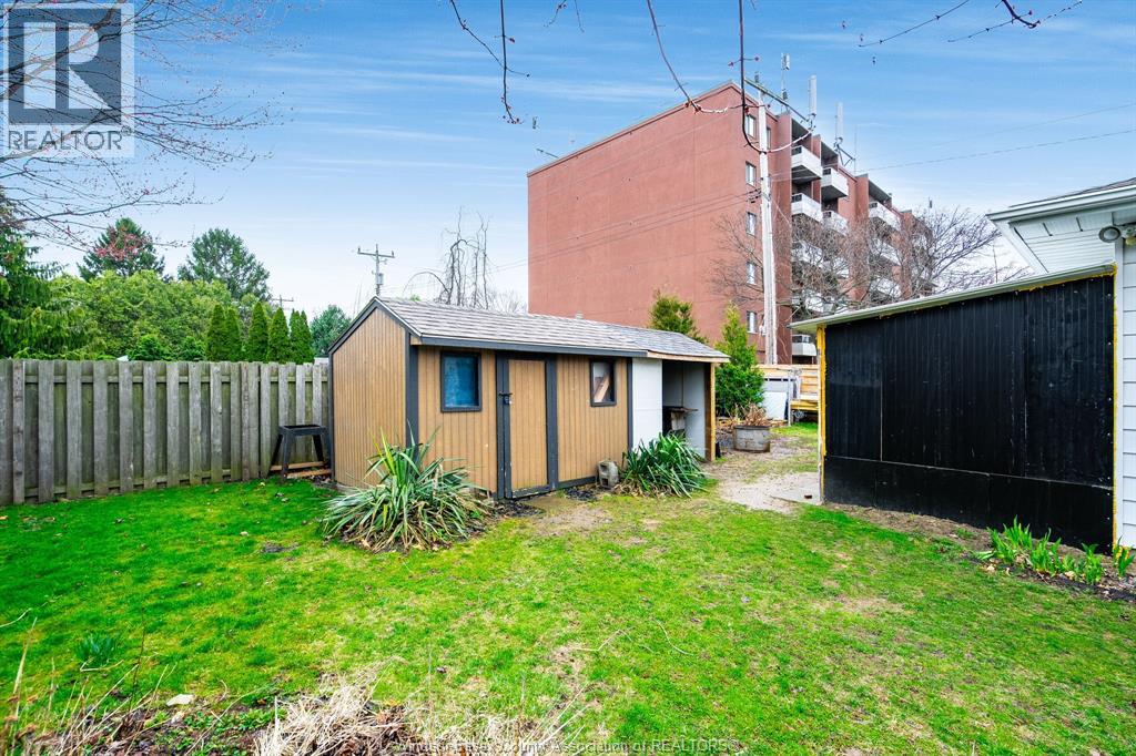 402 Oak STREET East - 20