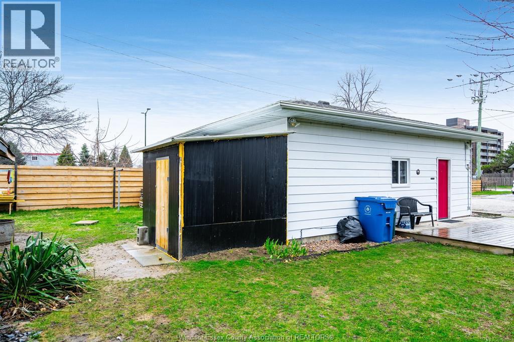 402 Oak STREET East - 21