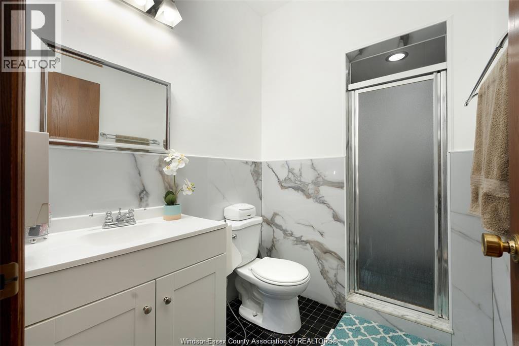 172 POINTE WEST DRIVE - 22