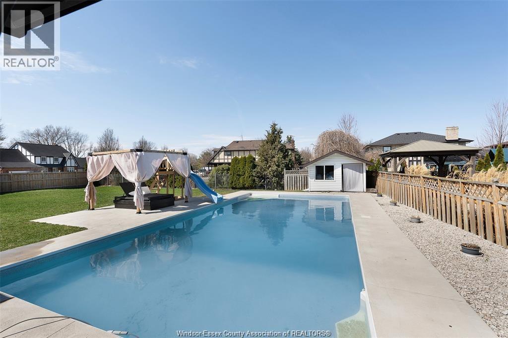172 POINTE WEST DRIVE - 35