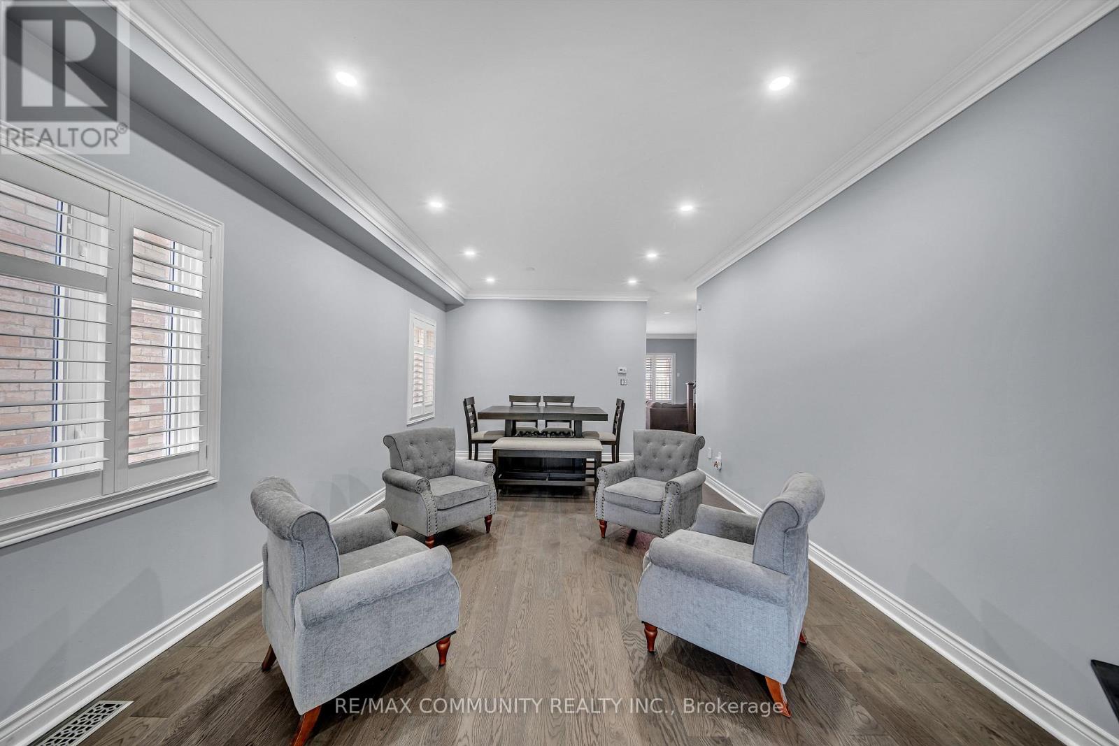 37 RACHETT ROAD - 6