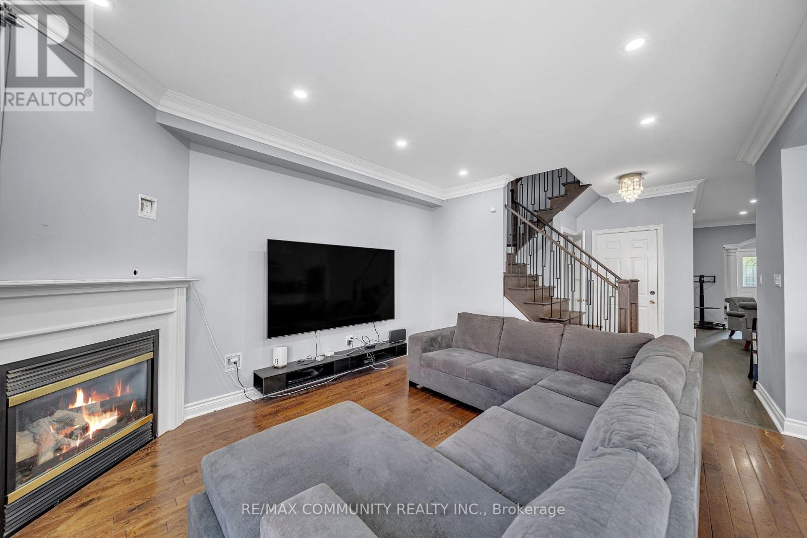 37 RACHETT ROAD - 9