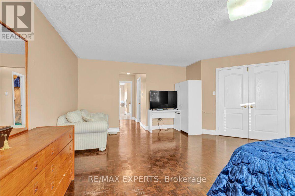 110 VELMAR DRIVE - Image 21