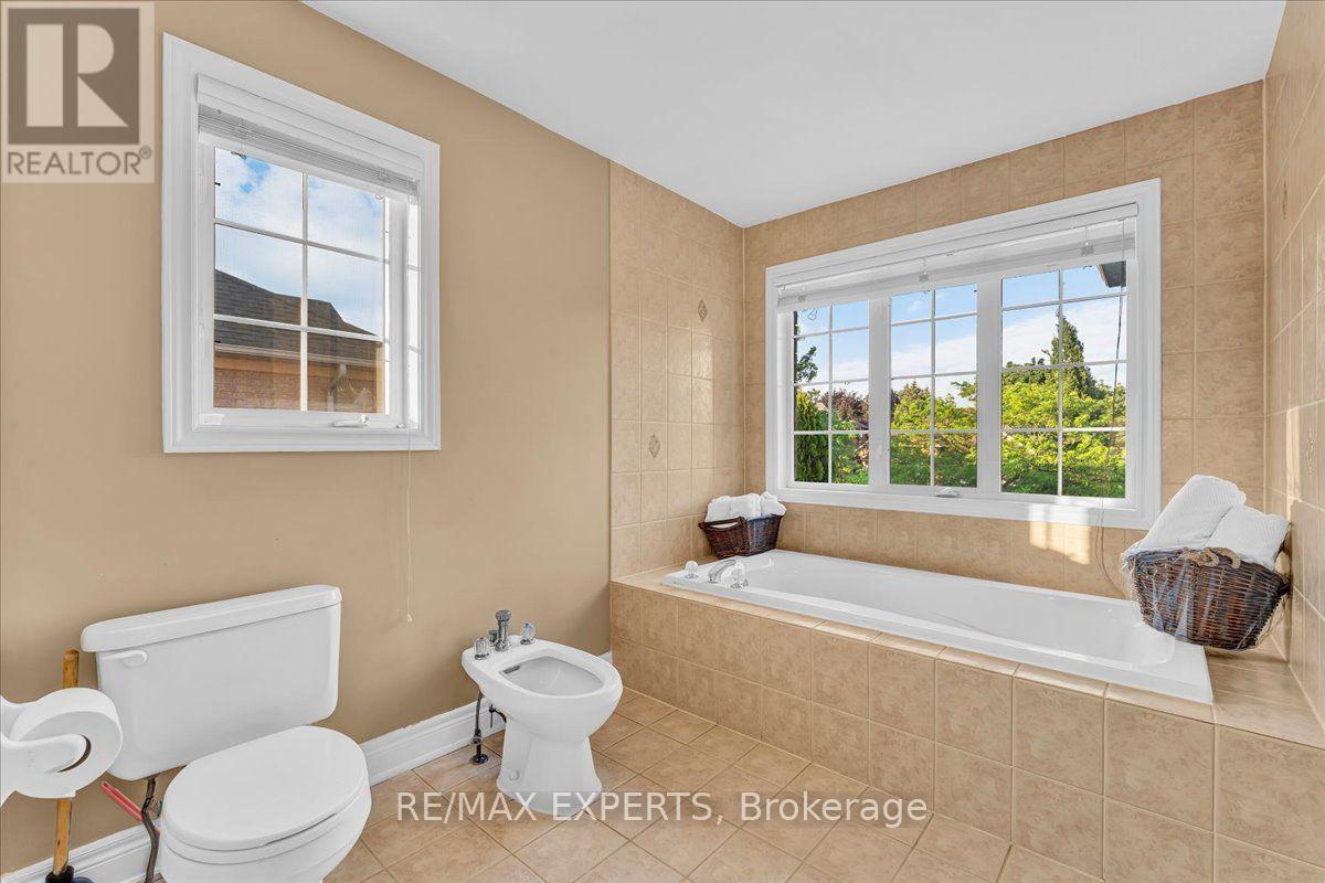 110 VELMAR DRIVE - Image 23