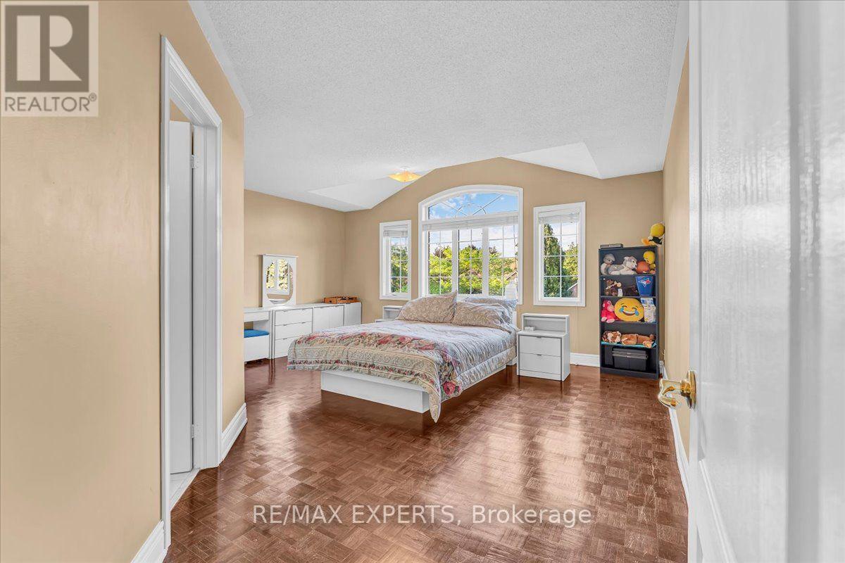 110 VELMAR DRIVE - Image 25