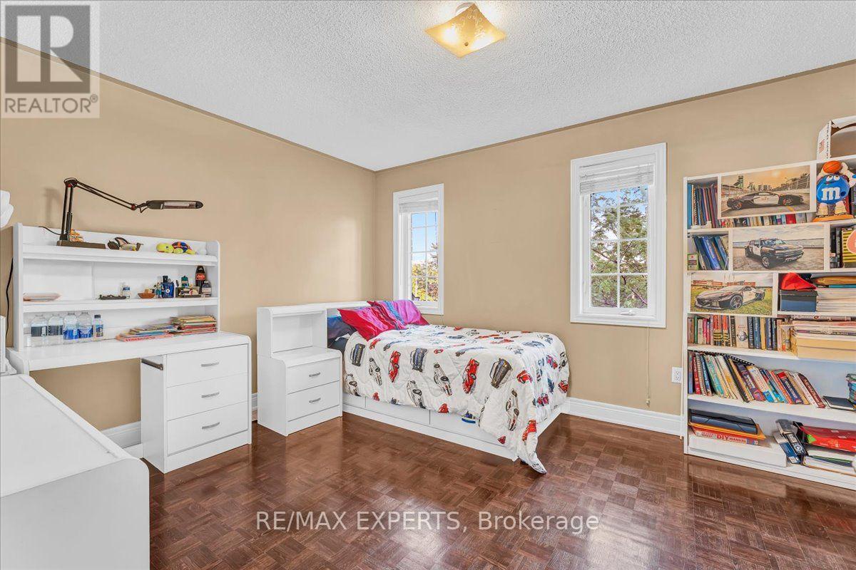 110 VELMAR DRIVE - Image 28