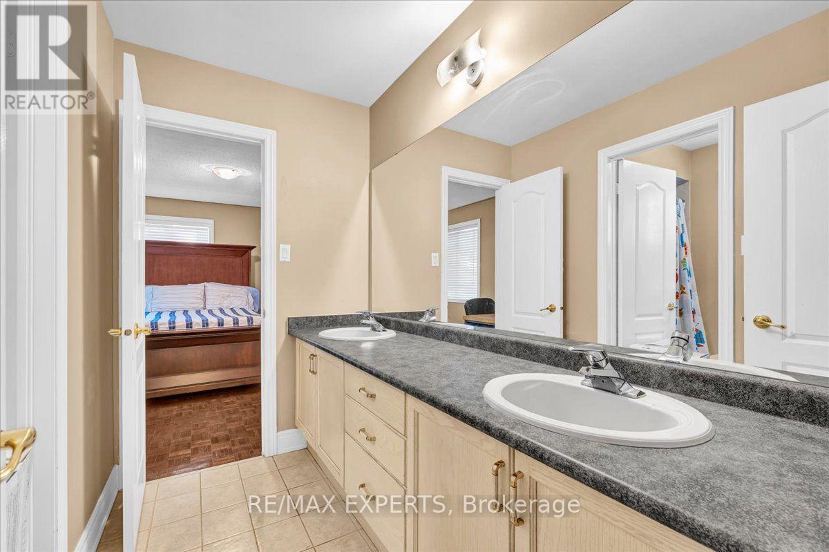 110 VELMAR DRIVE - Image 30