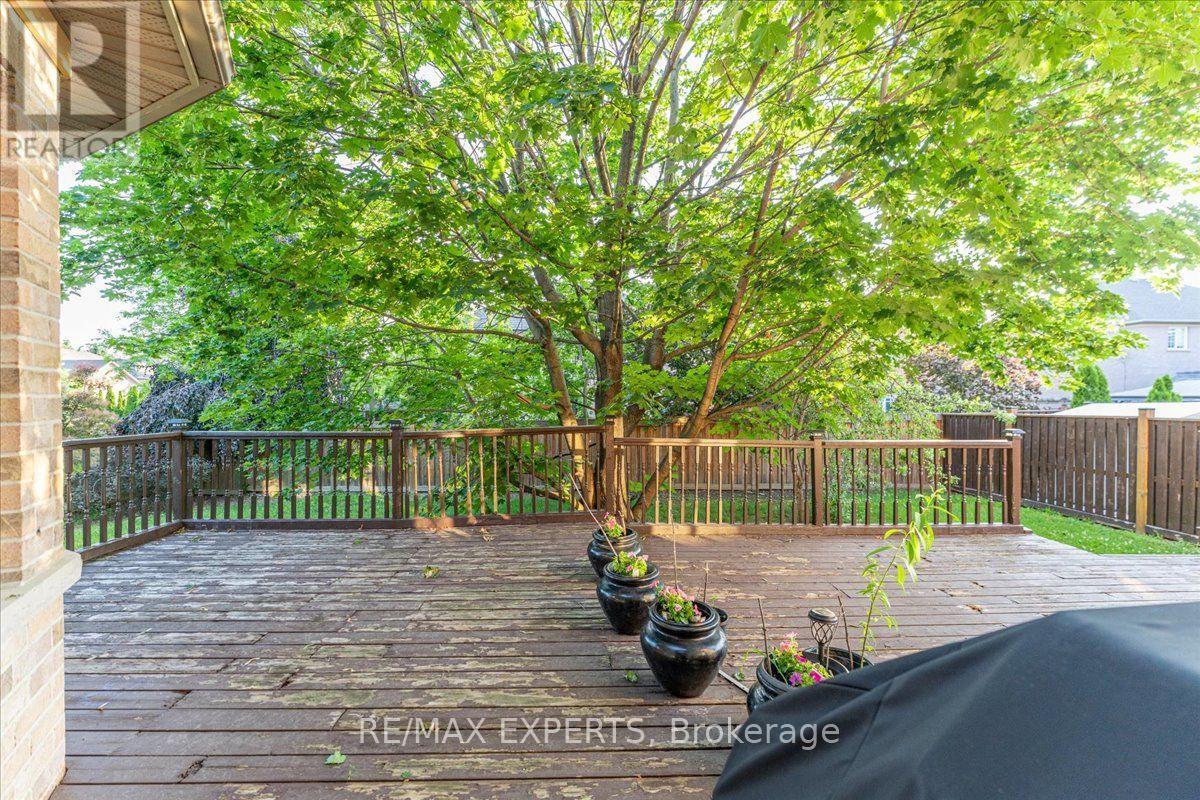 110 VELMAR DRIVE - Image 35