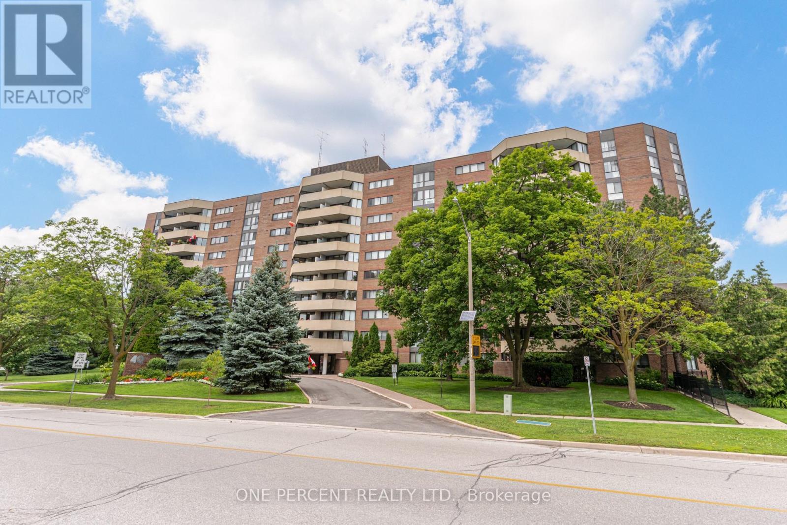 Listing photo of 302 - 40 BAIF BOULEVARD
