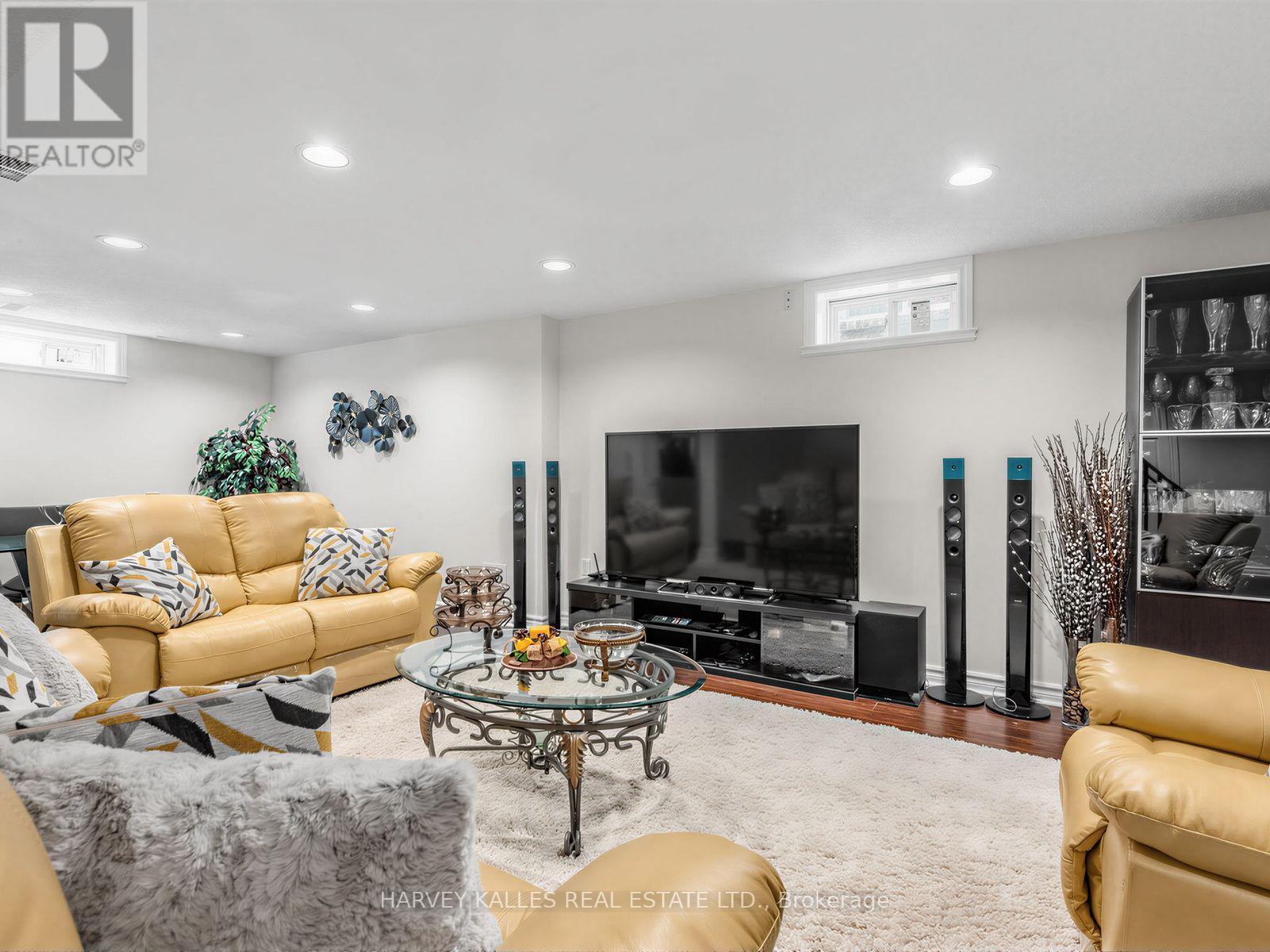 93 DOWNING BOULEVARD - 16