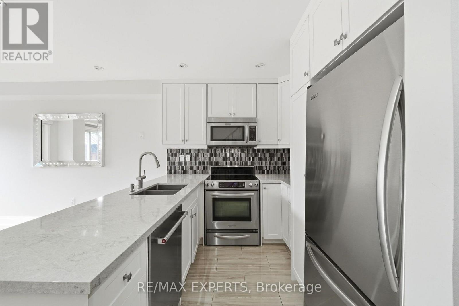 80 TANIA CRESCENT - 10