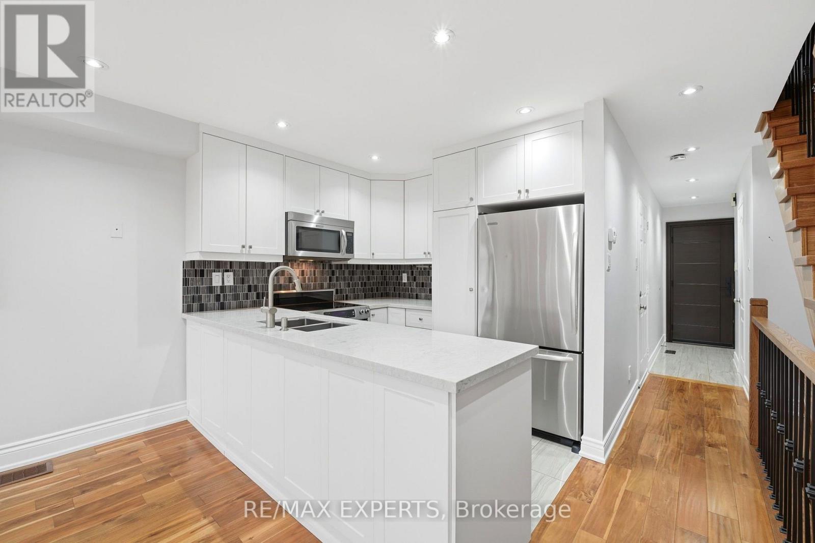 80 TANIA CRESCENT - 11