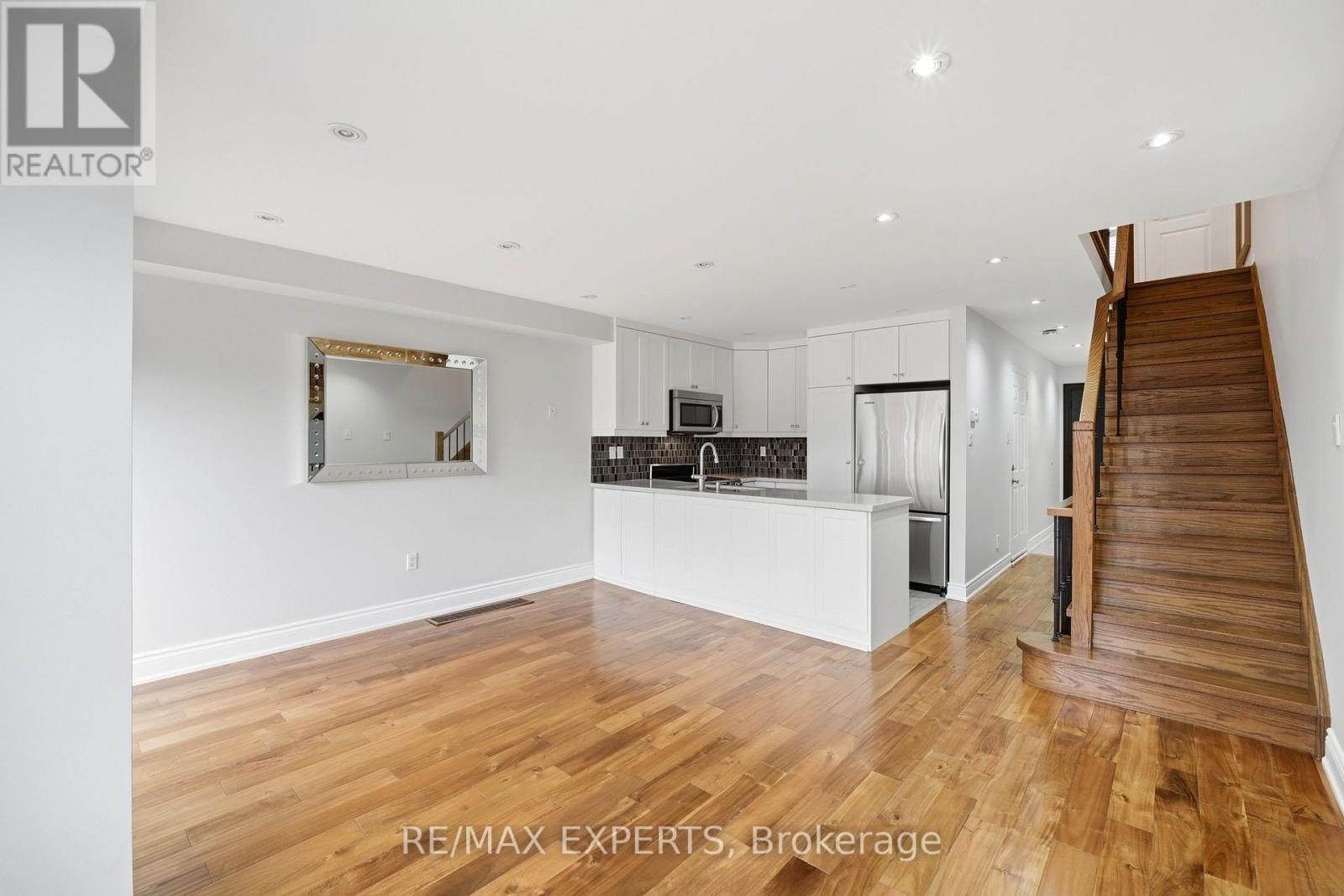 80 TANIA CRESCENT - 14