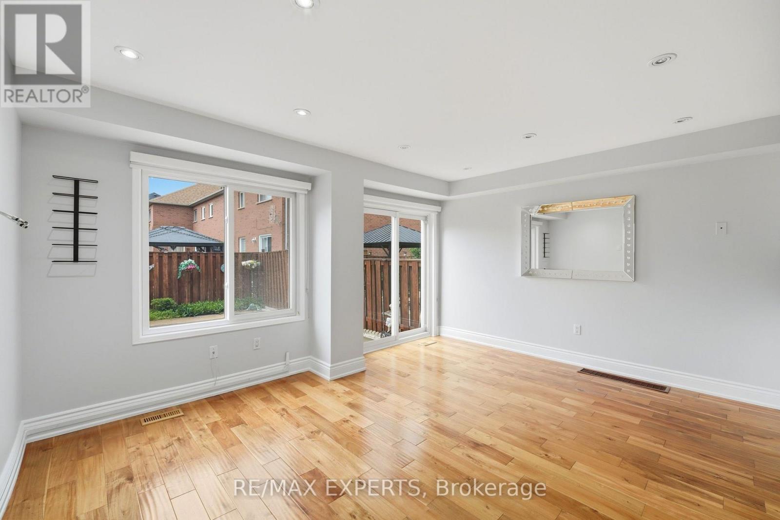 80 TANIA CRESCENT - 15