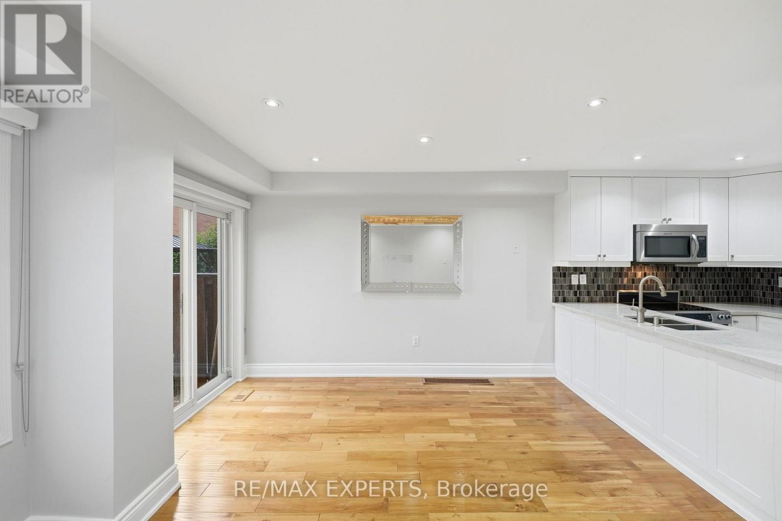 80 TANIA CRESCENT - 16