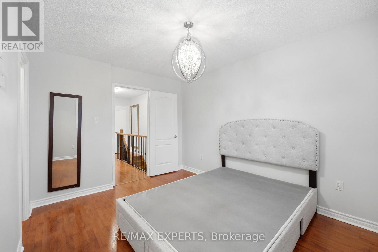 80 TANIA CRESCENT - 21