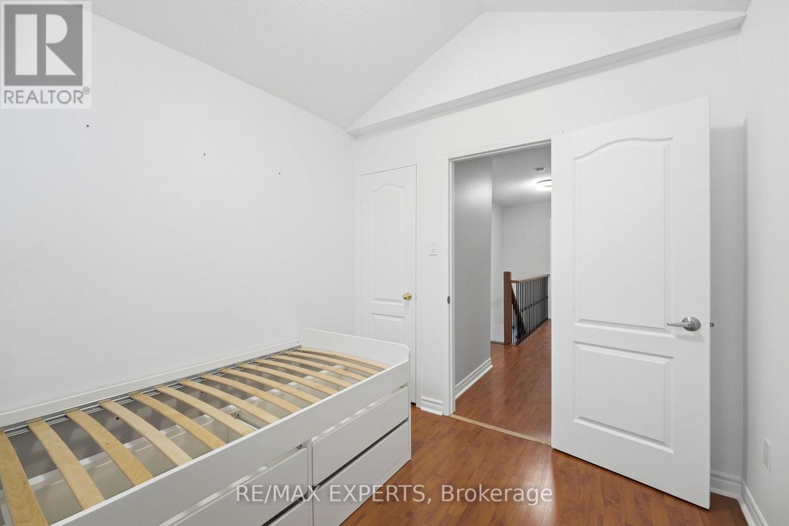 80 TANIA CRESCENT - 28
