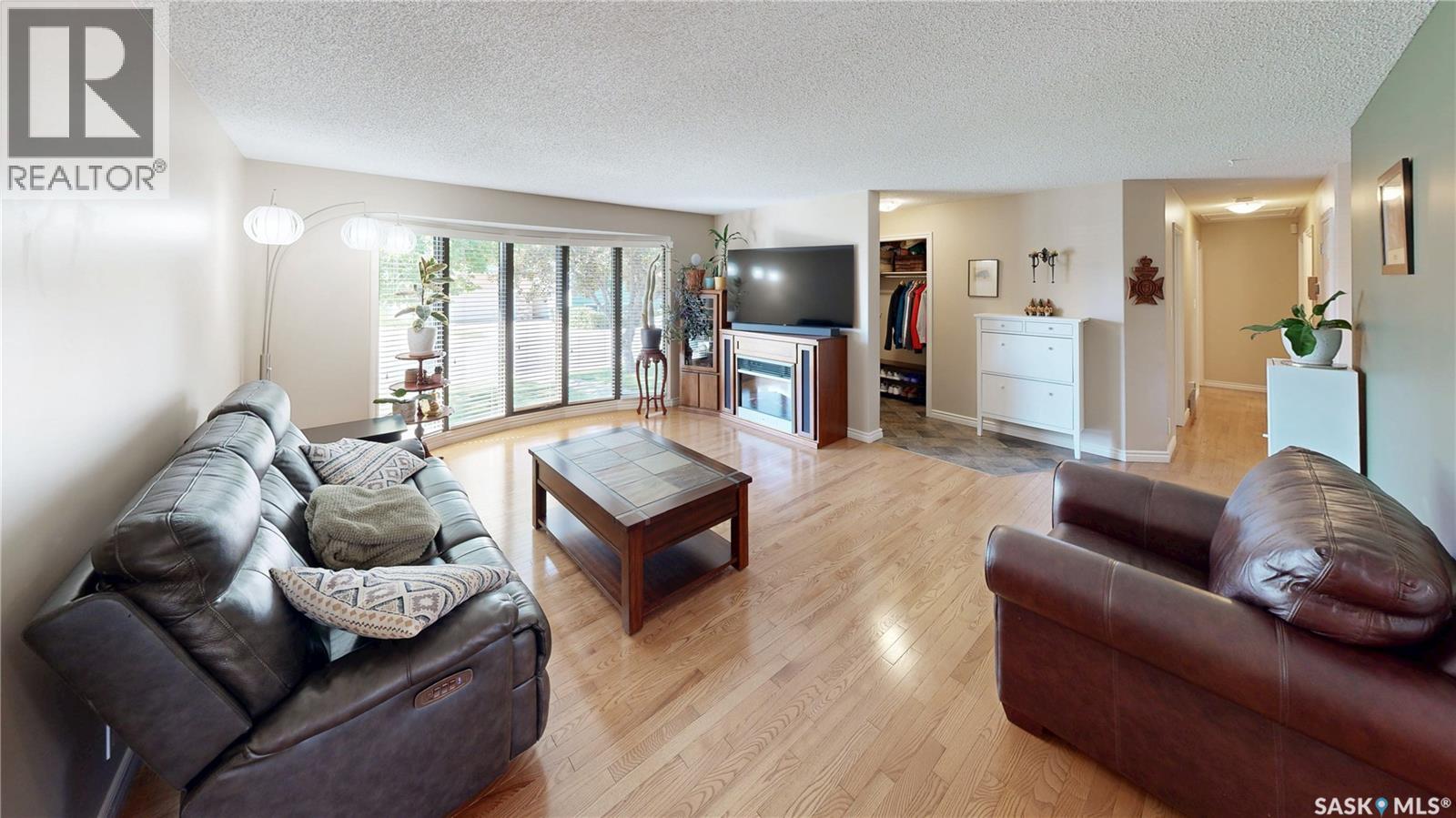 70 Hawkes AVENUE - Image 4