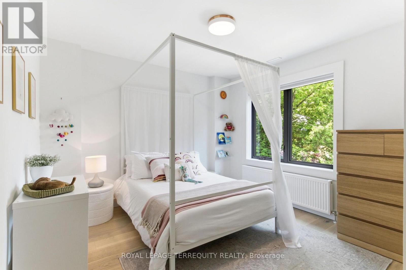 1775 GERRARD STREET E - 19