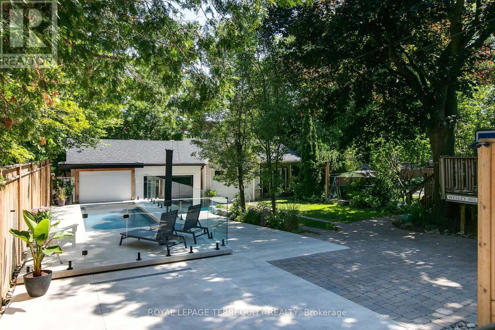 1775 GERRARD STREET E - 24