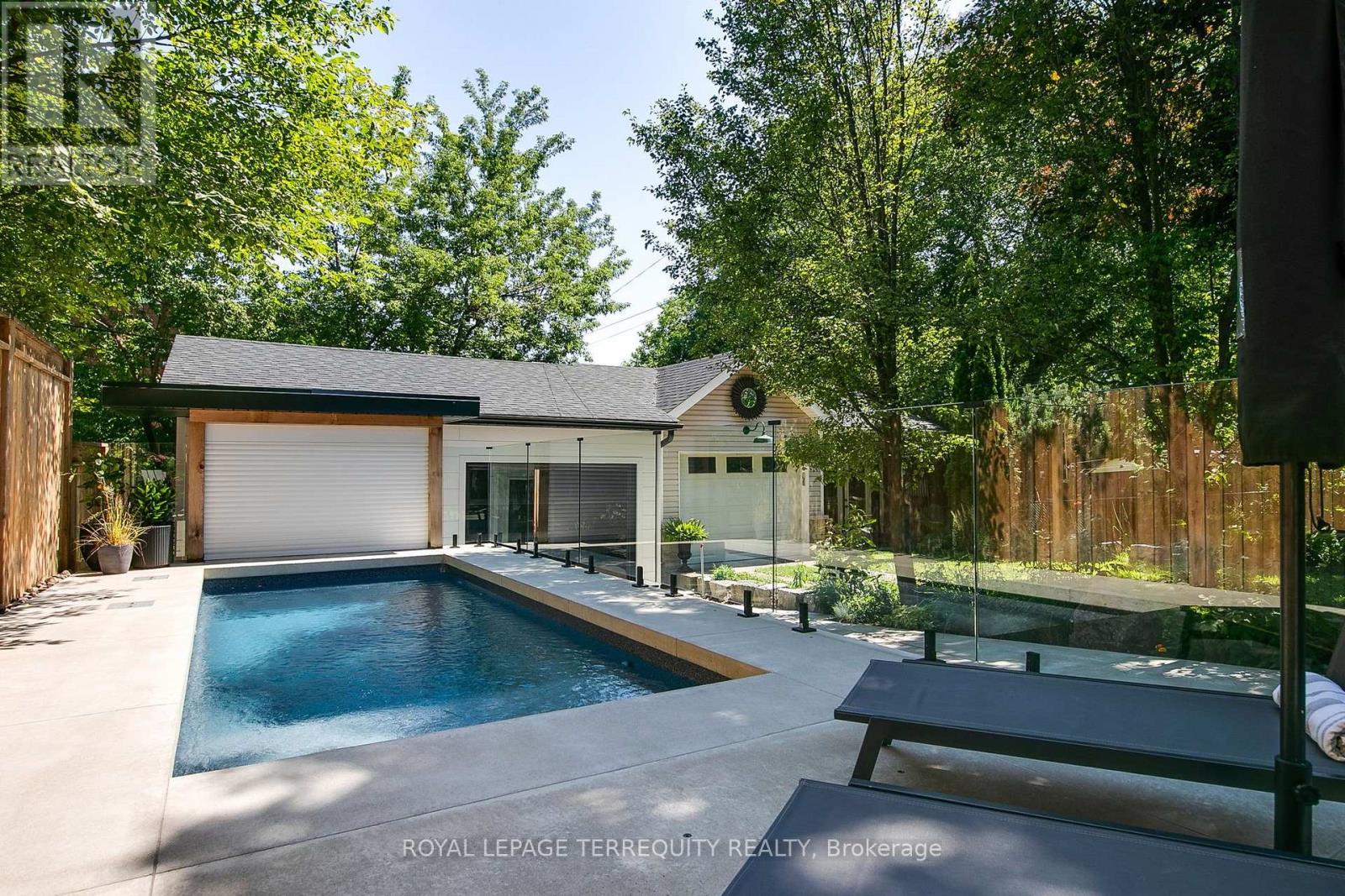 1775 GERRARD STREET E - 27